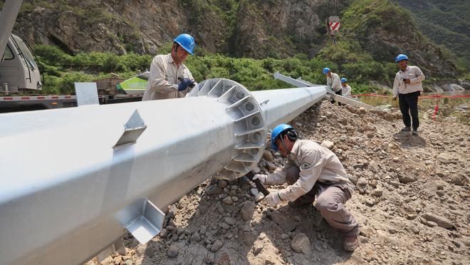 意媒：米兰接近和17岁前腰波波维奇达成协议，将击败曼城免签球员